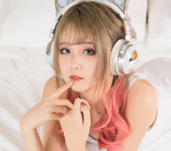 秋楚楚 – 29套写真合集 [持续更新]